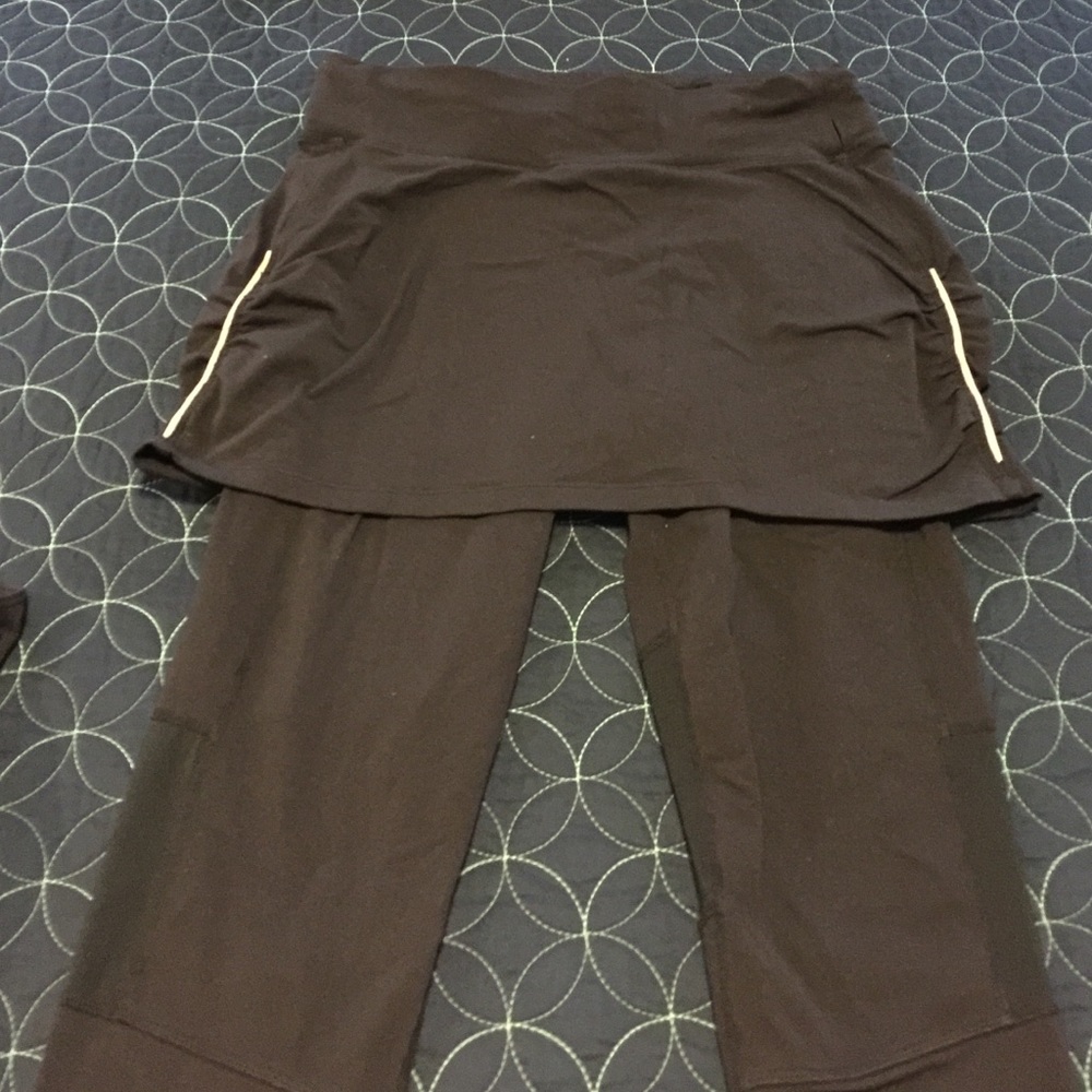 1 pair Athleta 2 in 1 tights